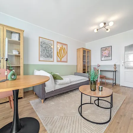Apartment Szybowcowa Homely By Bookinghost Breslau
